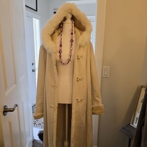 Women's Cream Faux-Fur Hooded Ski Coat